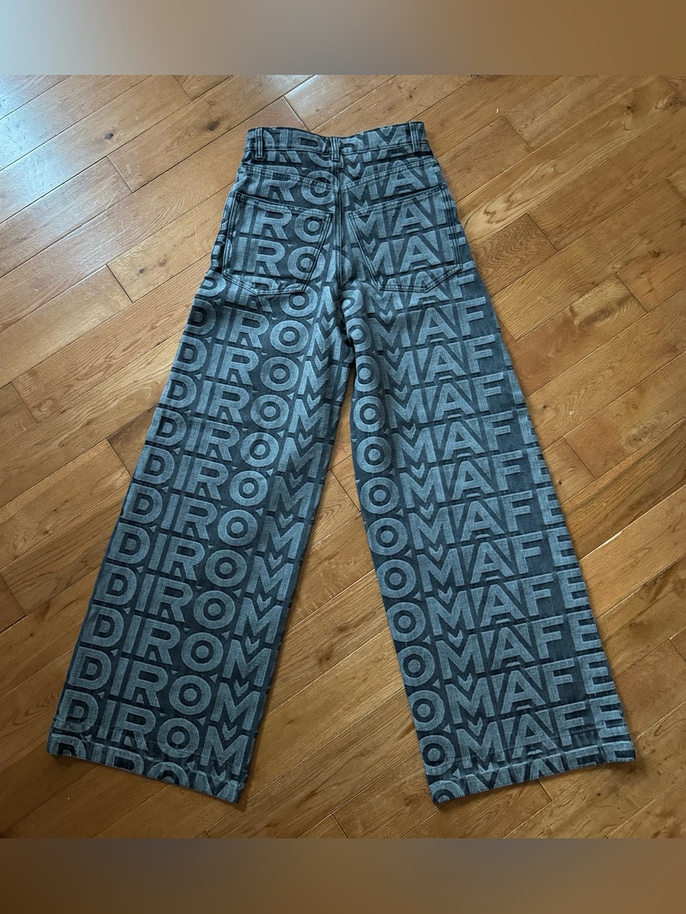 🔥FENDI x Marc Jacobs Collab Wide Leg Graphic Logo Jeans Size IT 38 Waist 26"🔥 - Picture 4 of 12
